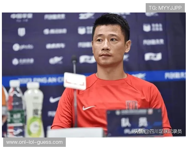 成都4号足球球星是谁 他在球队中的重要作用与表现分析 成都4号足球球星是谁 他在球队中的重要作用与表现分析